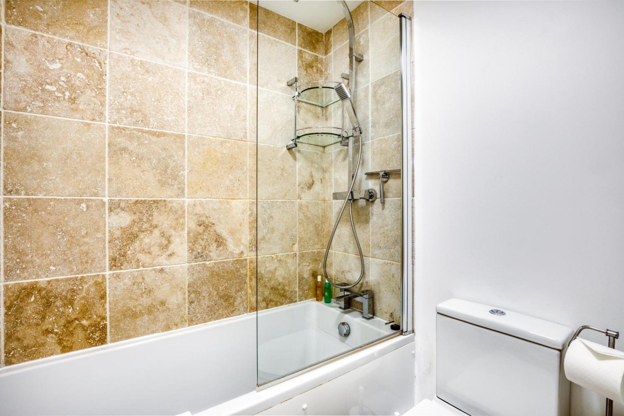 Apartment Homely 4 Bedroom House In Brixton *
