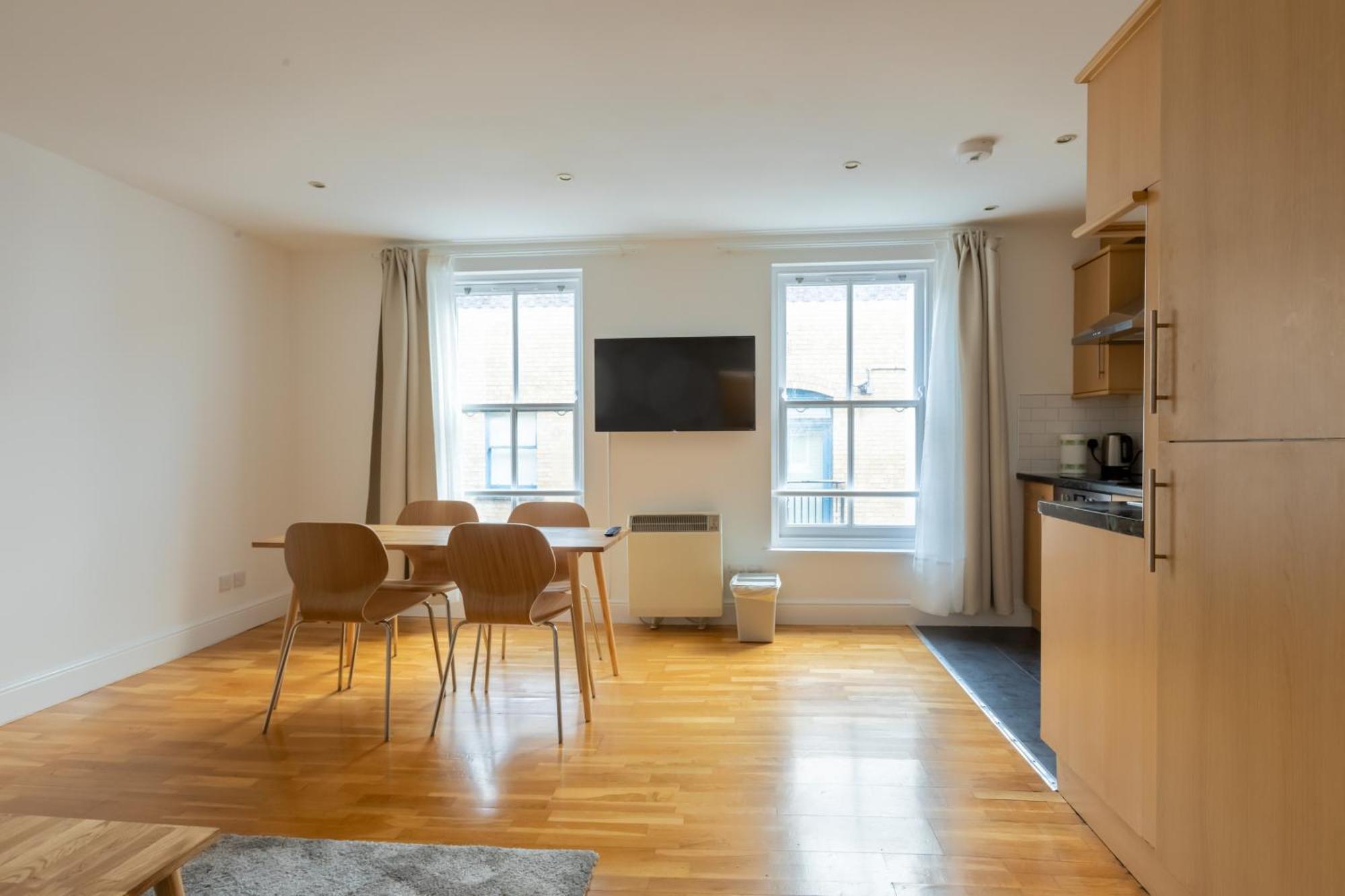 Apartment Spaciously Renovated 2bd Flat - Camden London