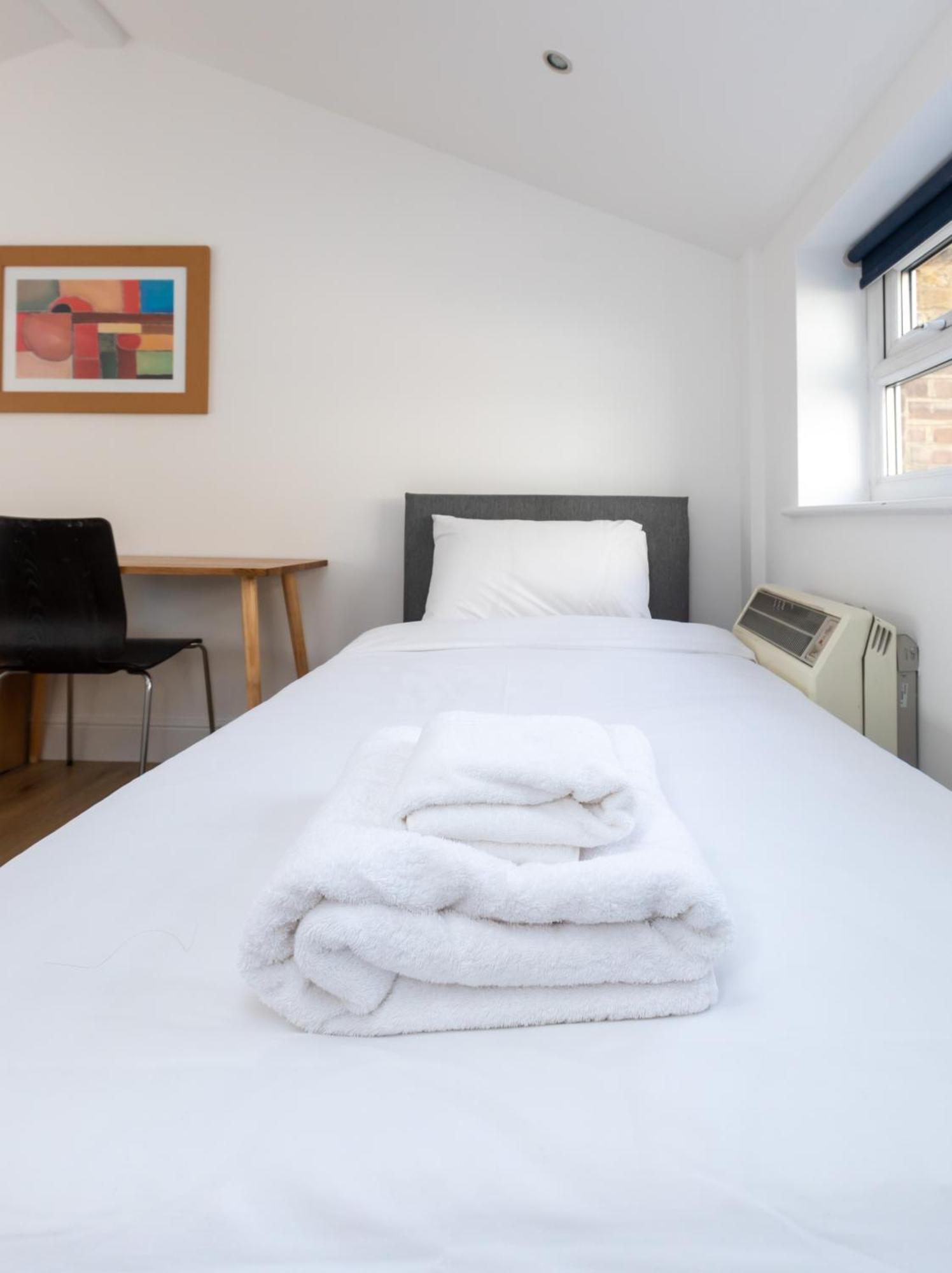 Spaciously Renovated 2bd Flat - Camden Apartment *