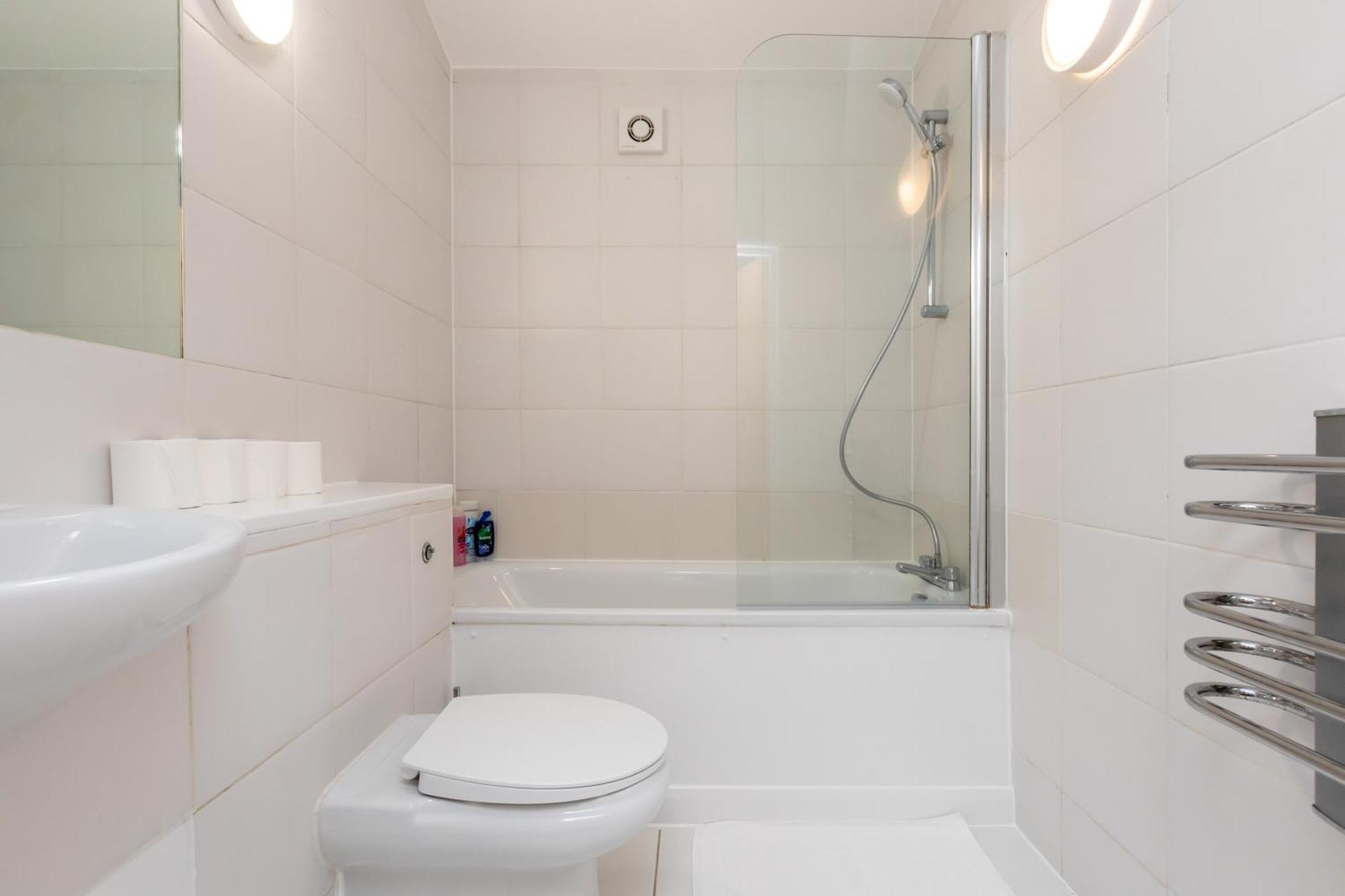 Apartment Spaciously Renovated 2bd Flat - Camden London