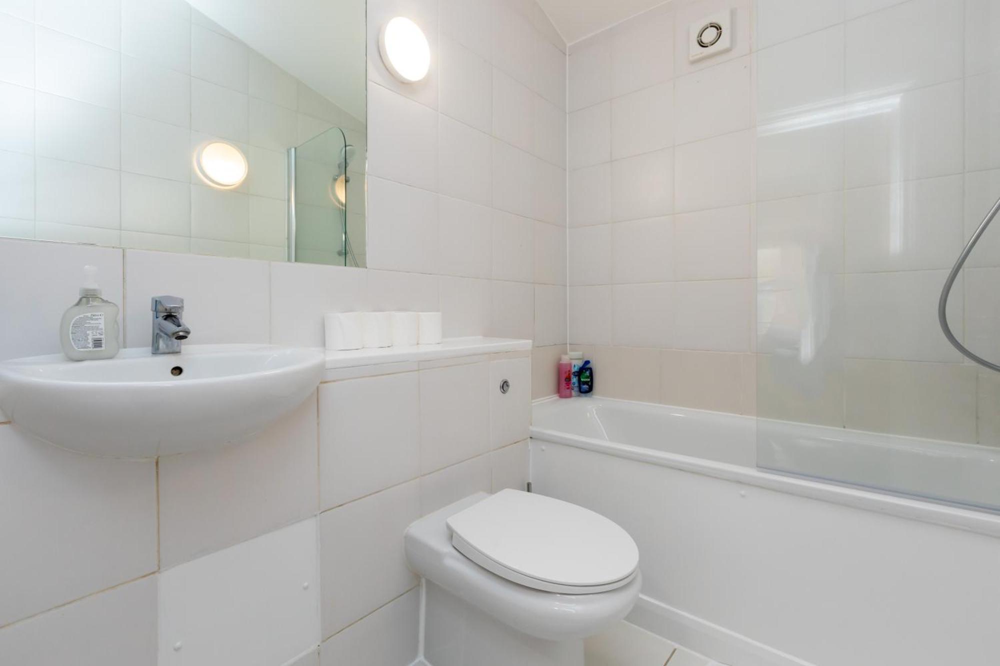 Spaciously Renovated 2bd Flat - Camden London