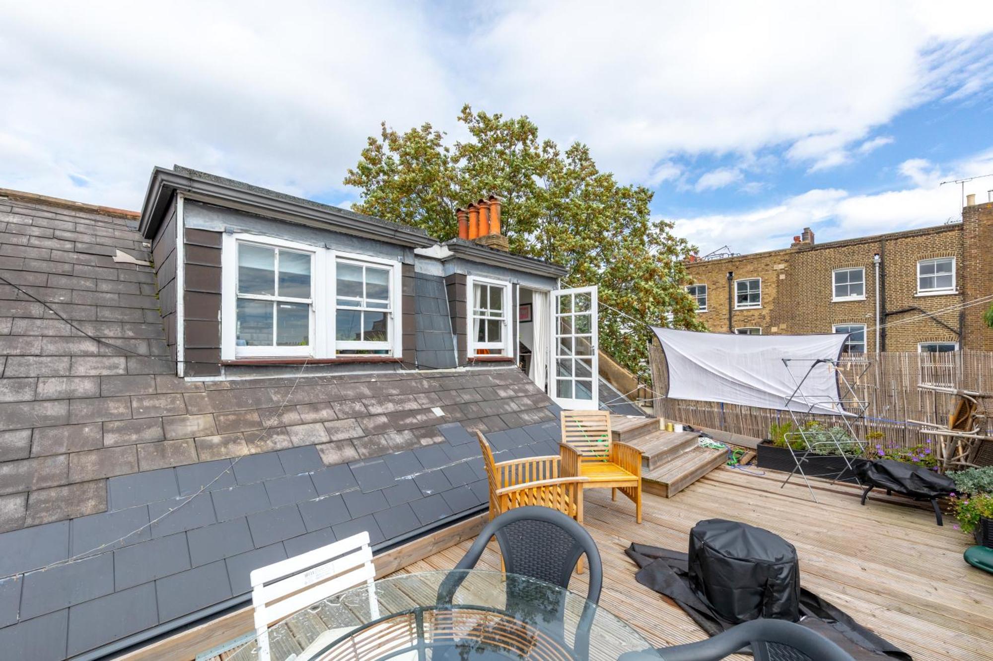 Floor 1bd Flat With Balcony - Ladbroke Grove *