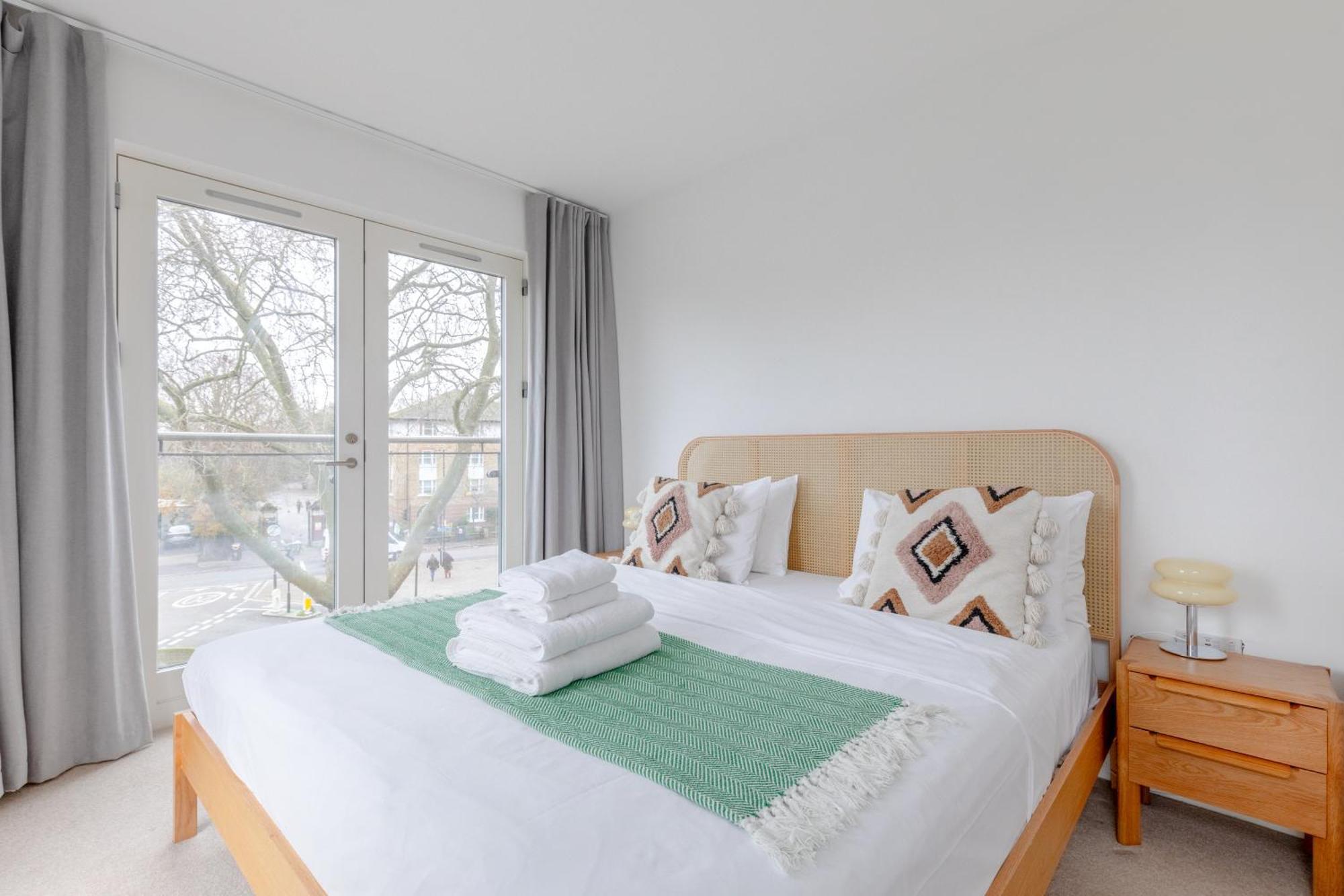Central & Modern 1bd Flat With Balcony Hackney! * Londres