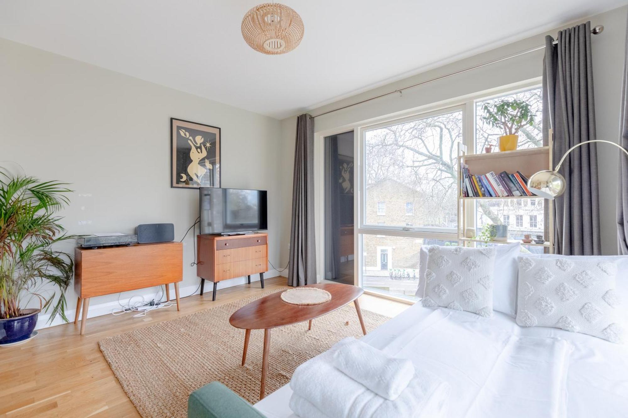 Central & Modern 1bd Flat With Balcony Hackney! * Londres