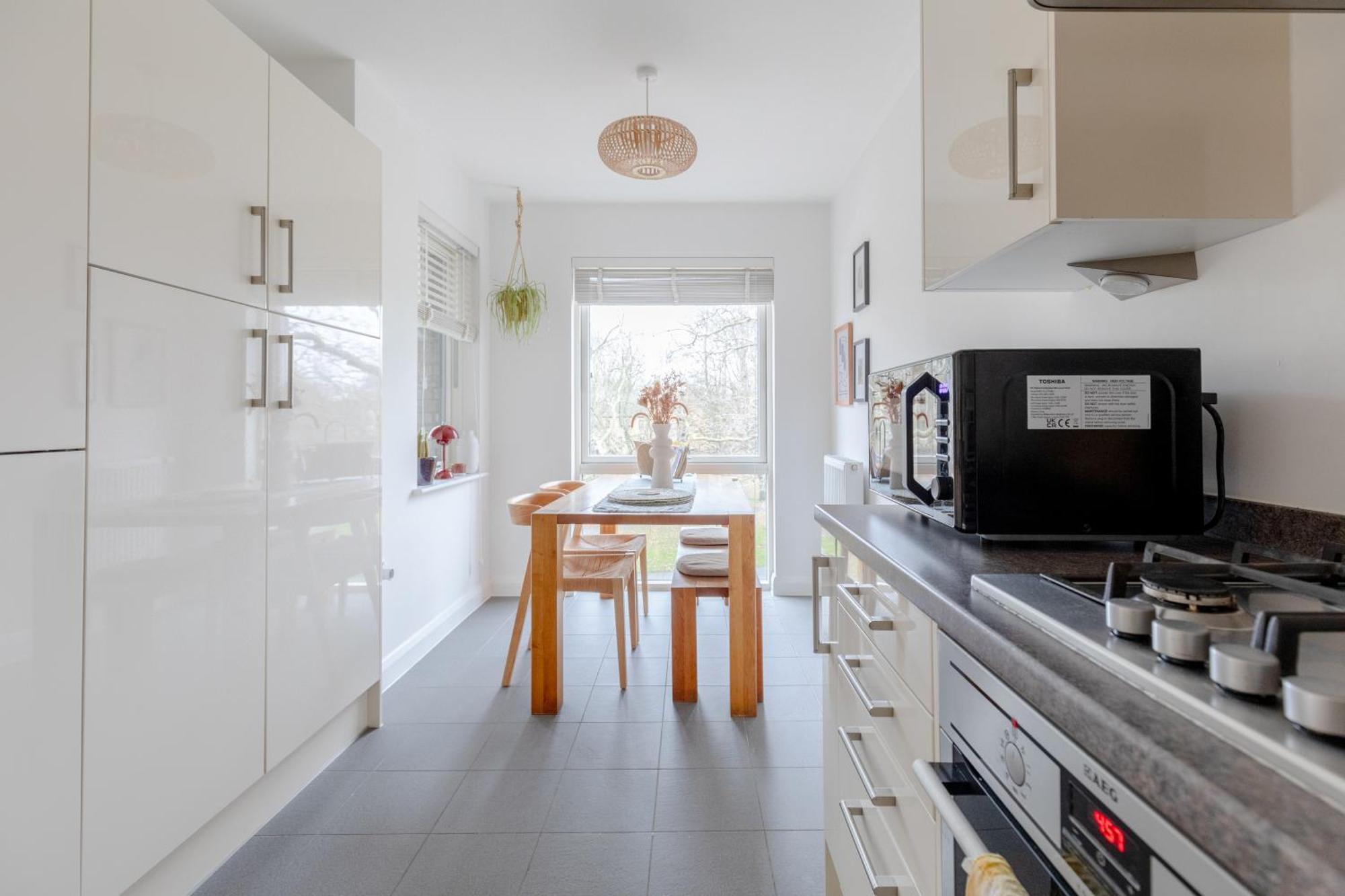 Central & Modern 1bd Flat With Balcony Hackney! London