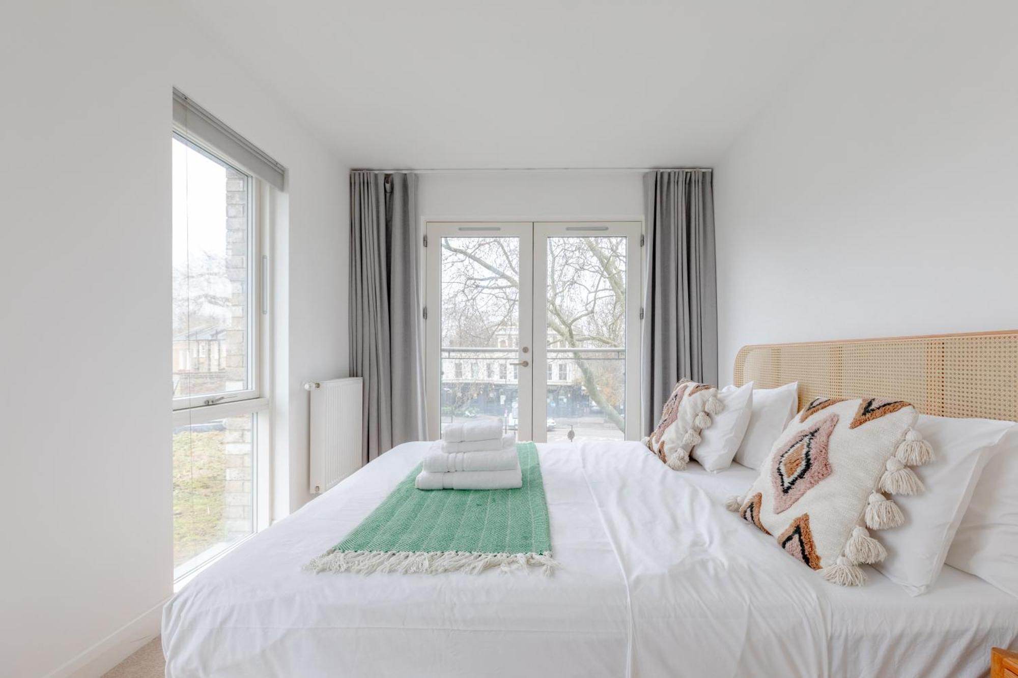 Central & Modern 1bd Flat With Balcony Hackney! * Londres