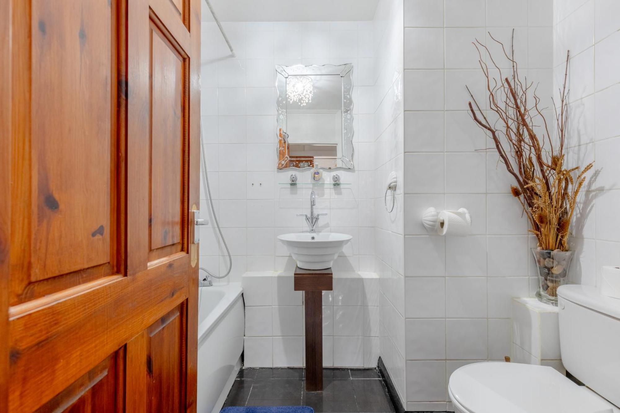 Well Located 2bd Flat 20 Mins To Tower Bridge! * London