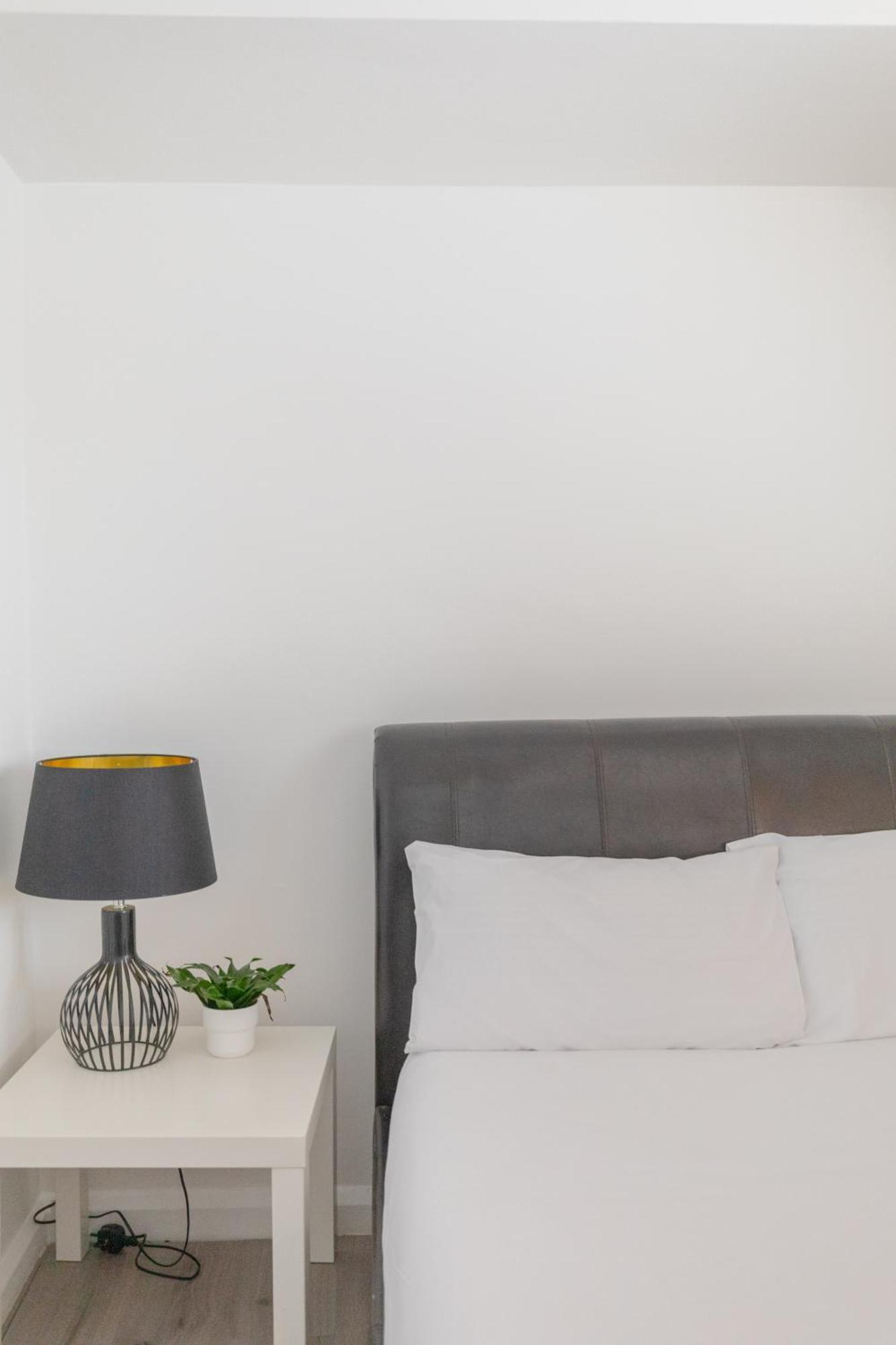 Well Located 2bd Flat 20 Mins To Tower Bridge! *