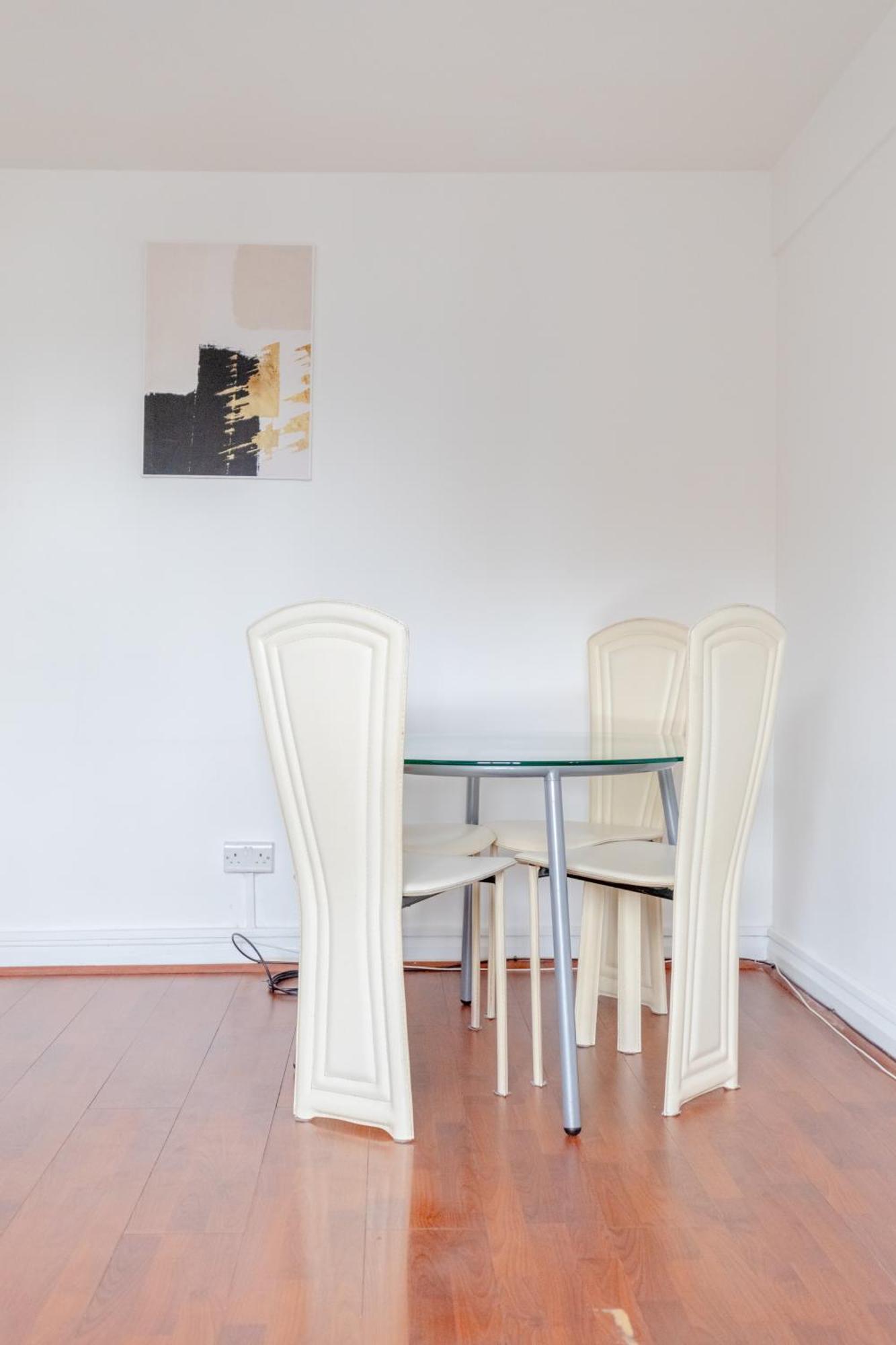 Well Located 2bd Flat 20 Mins To Tower Bridge! *