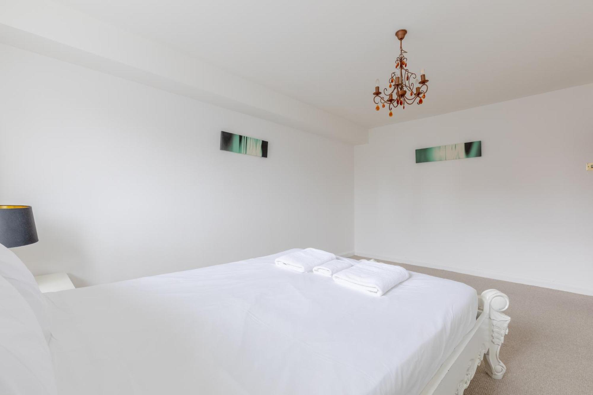 Well Located 2bd Flat 20 Mins To Tower Bridge!
