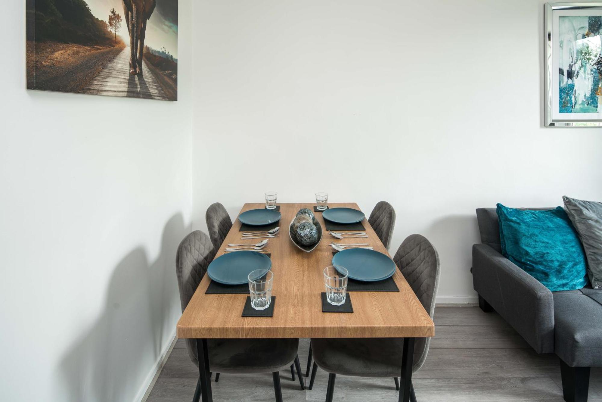 Stylish With Wifi And Easy Access To Apartamento