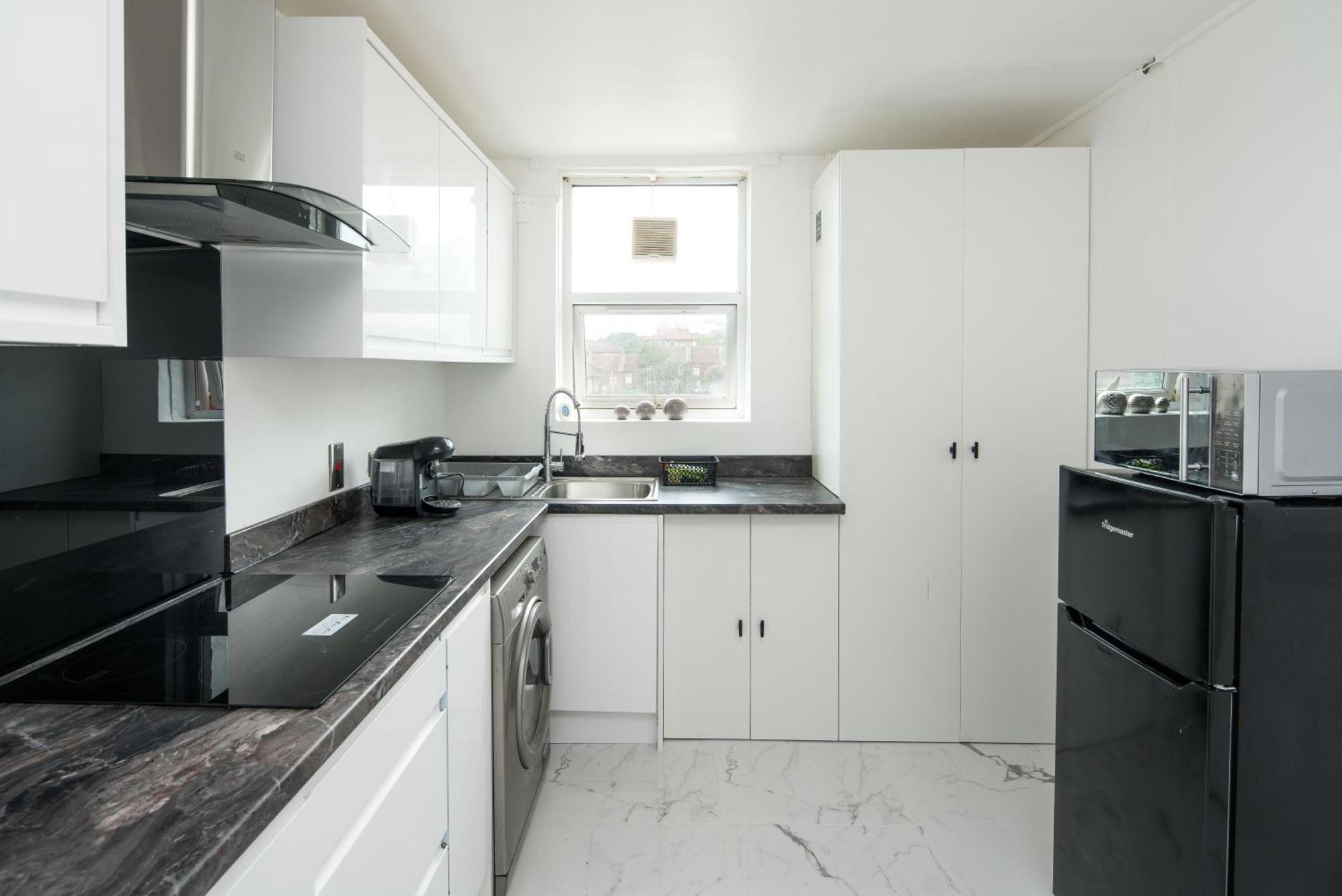 Stylish With Wifi And Easy Access To Apartamento