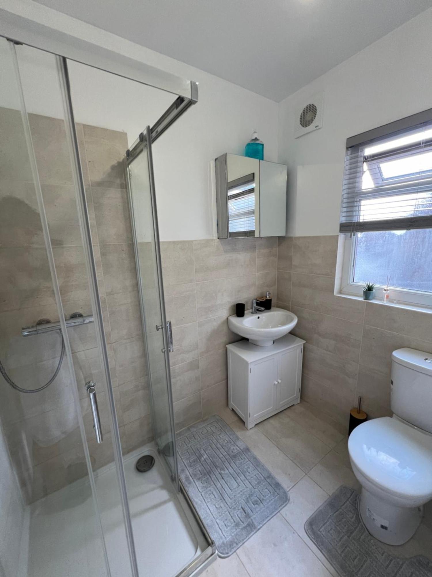 Guest house The By U&a London