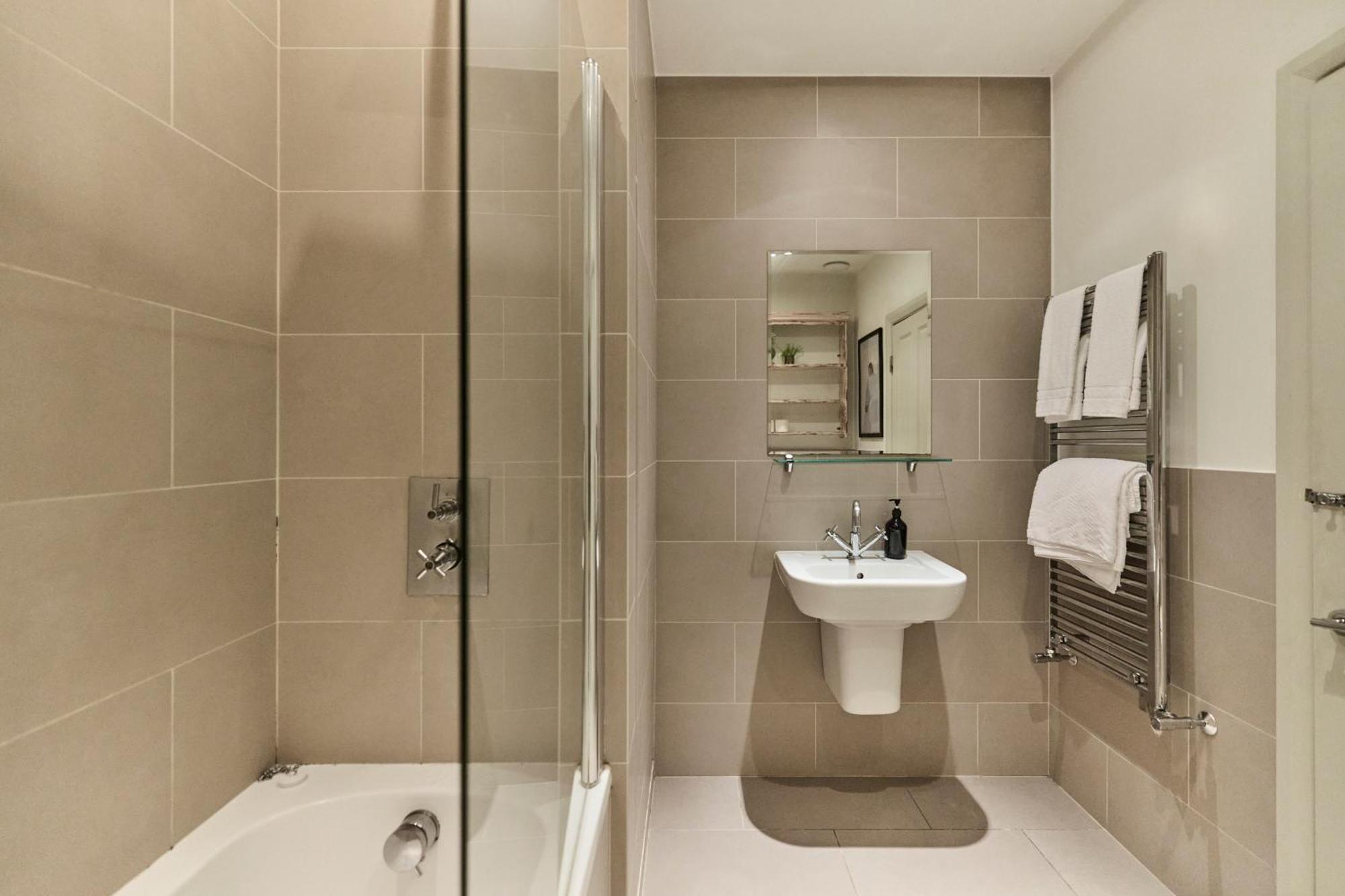 Apartment The Fulham Wharf - Glamorous 2bdr Flat With Garden London
