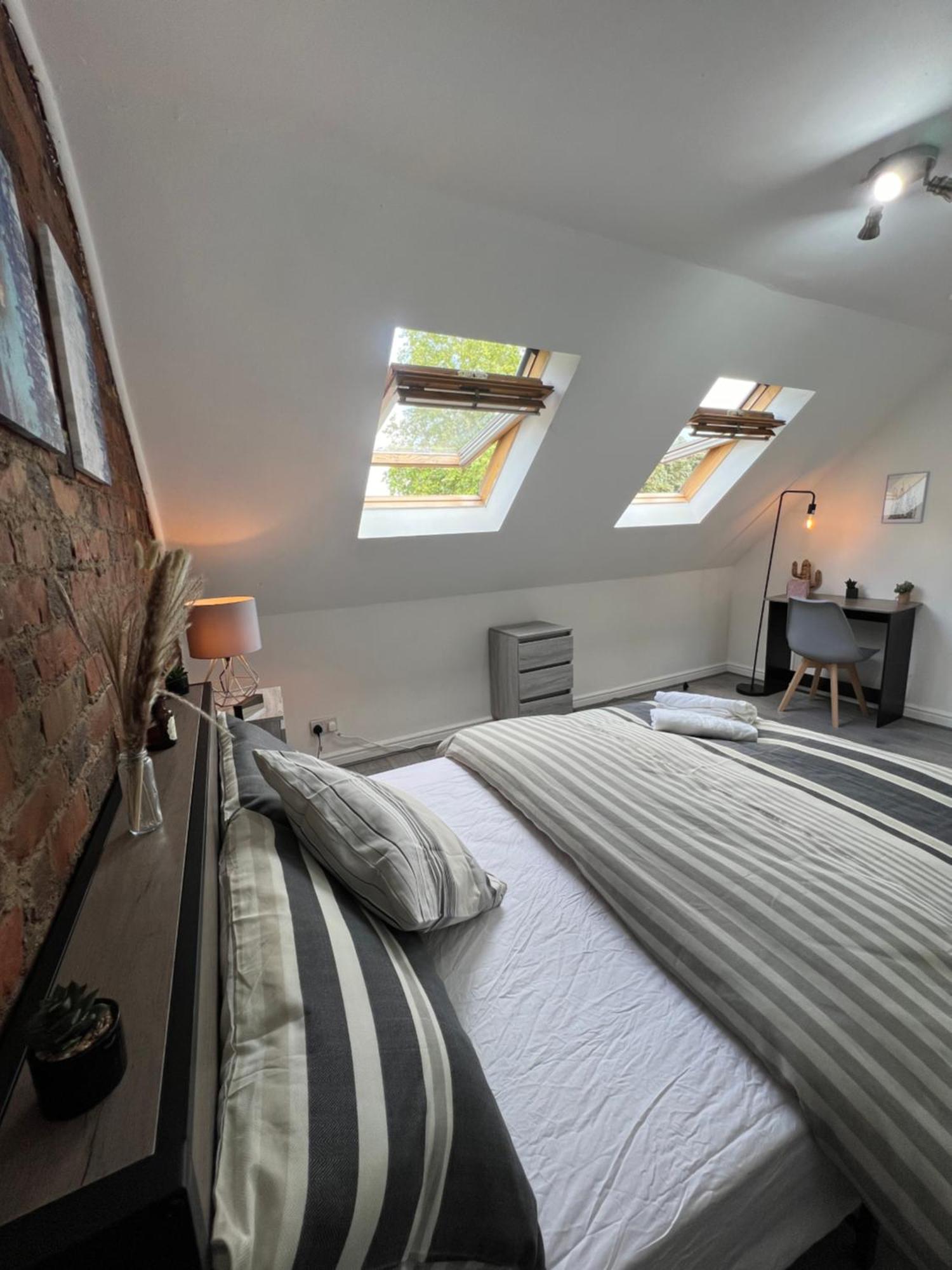 Guest house The By U&a London