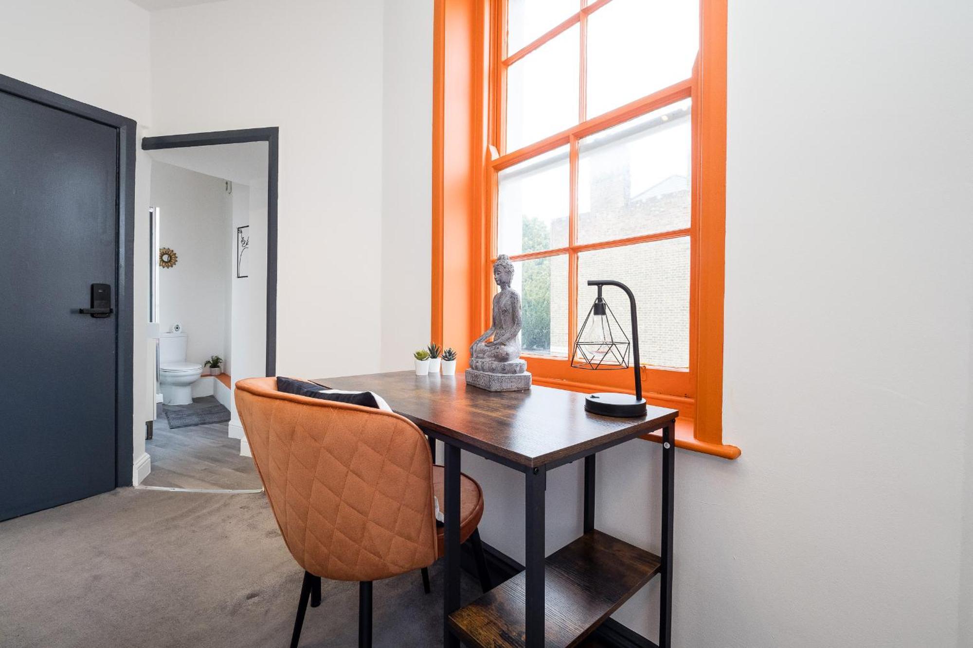 Holiday home Spacious 6 Ensuite Bedroom House In London