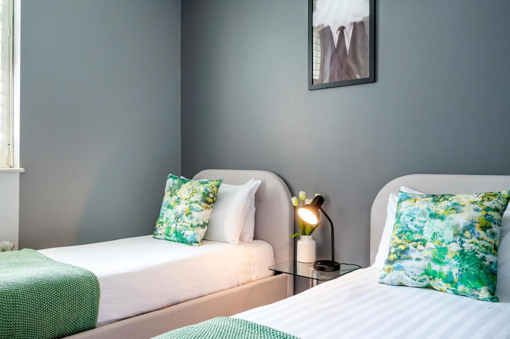 Welcome - Drury Lane Apartment