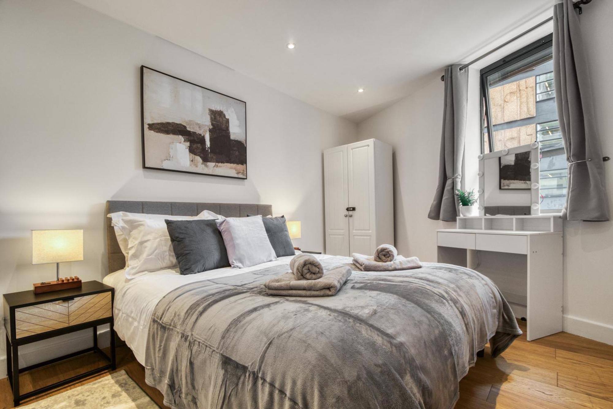 Apartment A Vibrant 2 Bed & 2 Bath In Old Street Zone 1