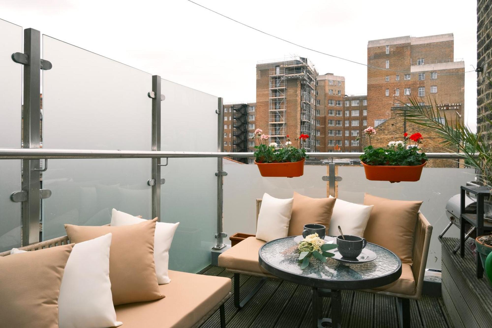 Spacious Duplex Flat West For Families & Groups