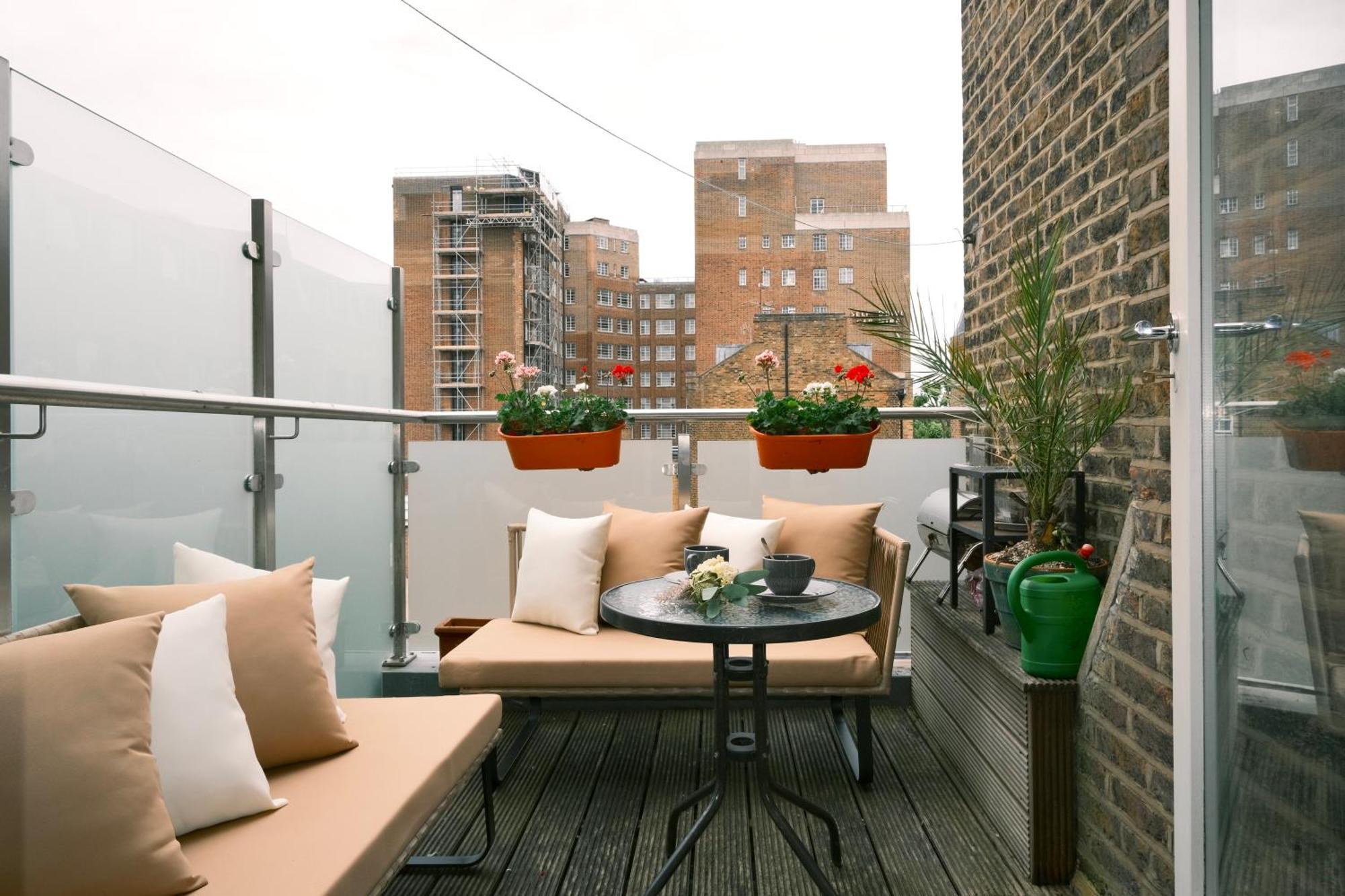 Spacious Duplex Flat West For Families & Groups * London