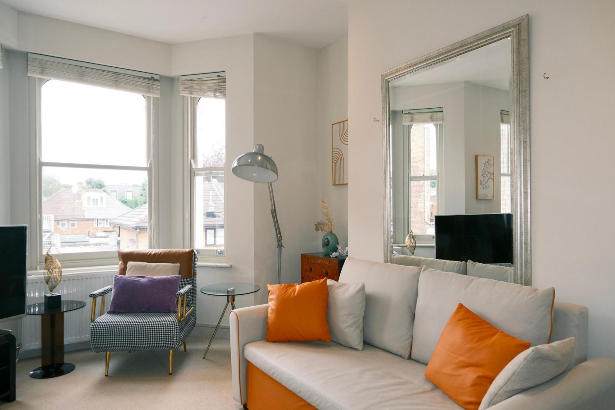 Spacious Duplex Flat West For Families & Groups Apartment London