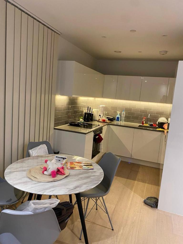 Double In A Flat In Royal Wharf * London