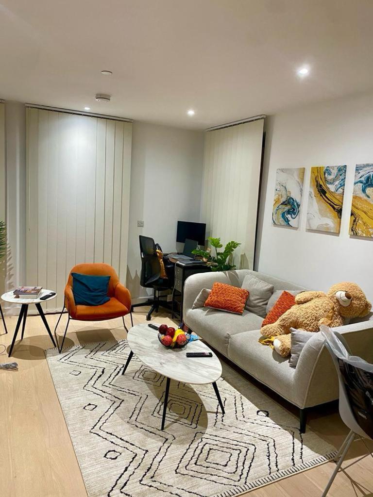 Double In A Flat In Royal Wharf * London