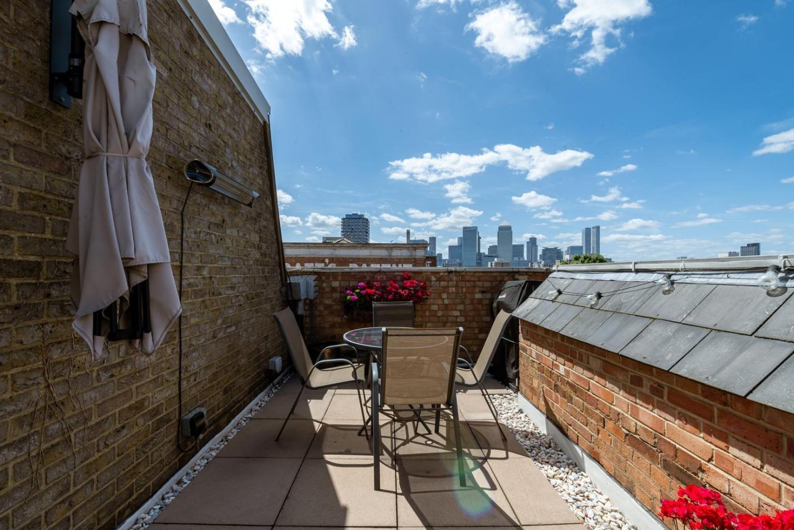 Apartment Guestready-trendy Penthouse With Terrace In *