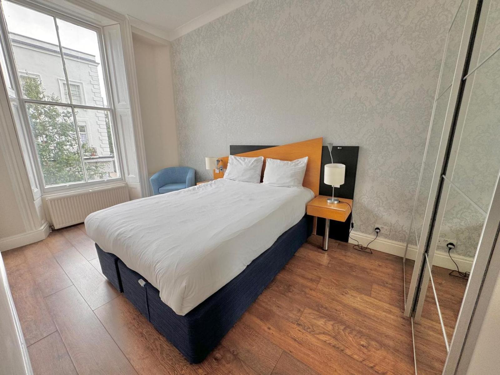Apartment The Beverley - Victoria London