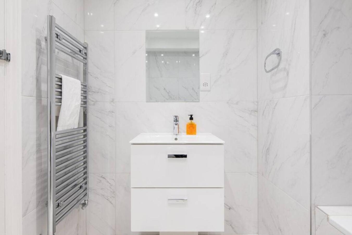 Apartamento Steps From Hyde Park 2br 2bath Sleeps 6 *