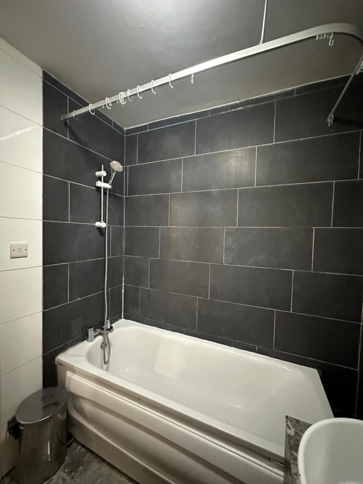 Luxury In Central London!6 Bedroom With 2 Bath & Separate Wc! Homestay *