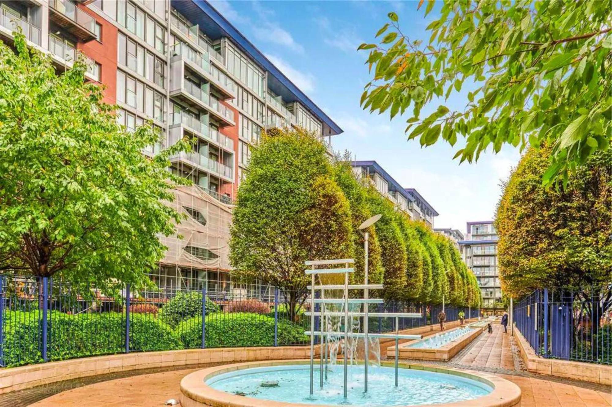 Chelsea Bridge 2bed 2bath Balcony Fast Wifi - Luxurylondonstays Apartment London