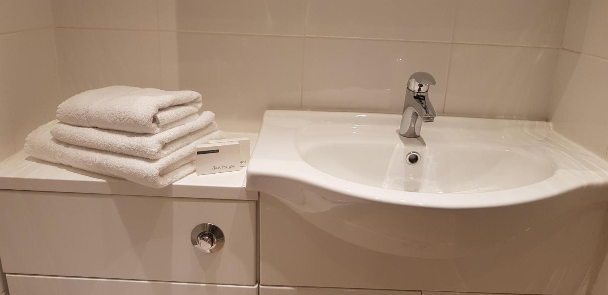 Apartment The Beverley - Victoria London