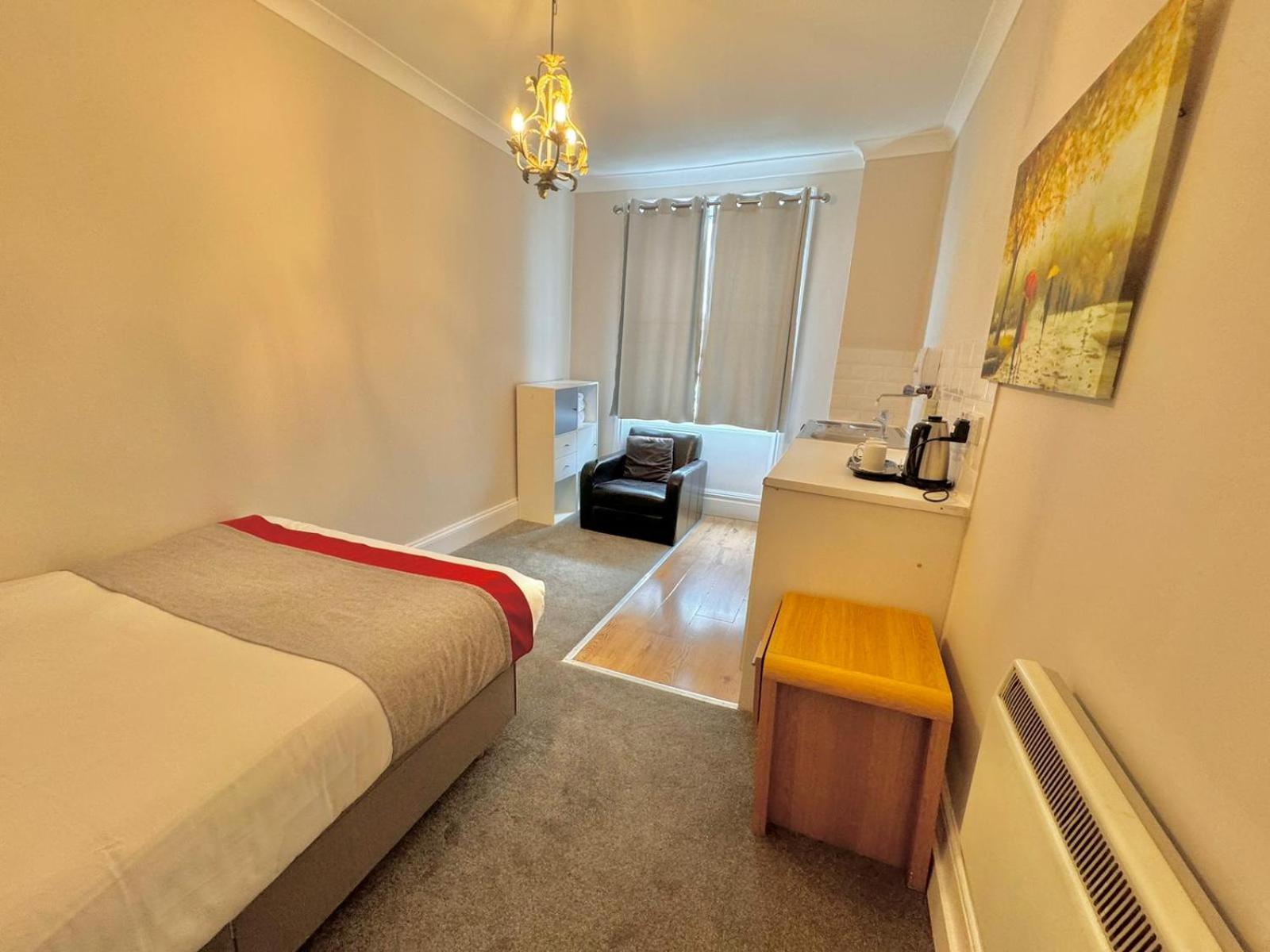 Apartment The Beverley - Victoria London