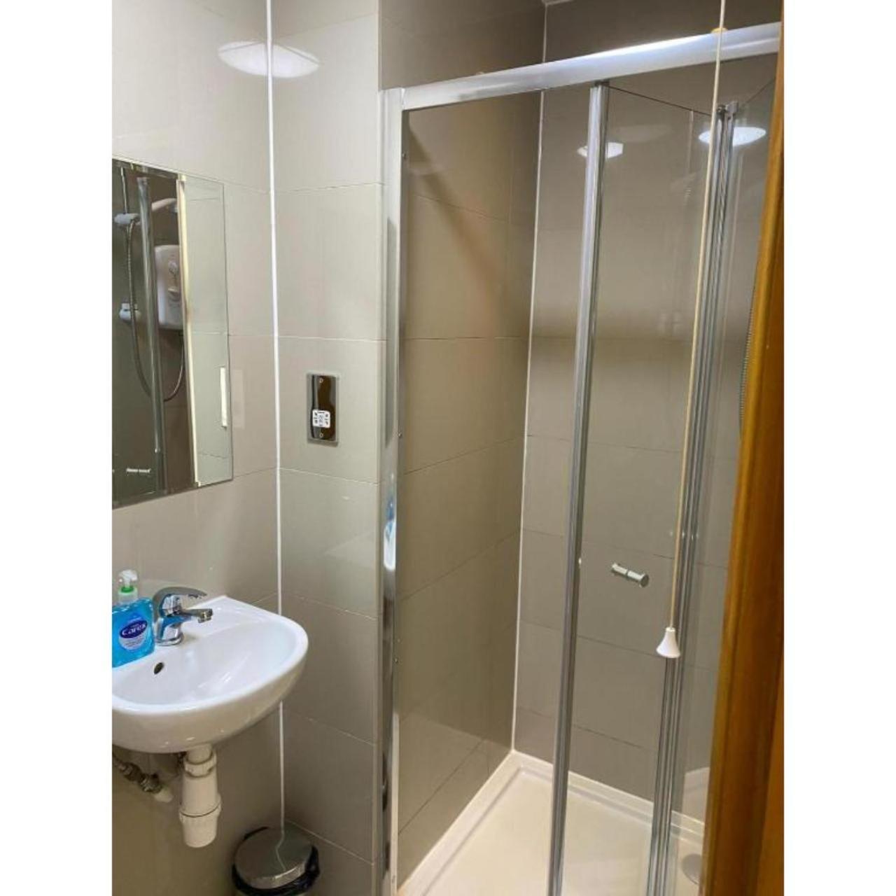 F406- Great For 2 Near Hyde Park Apartamento