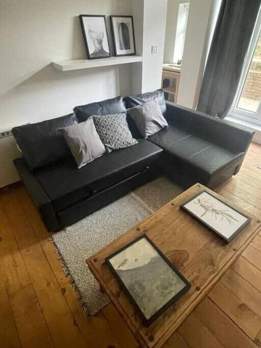 Apartamento Charming West Your Urban Oasis