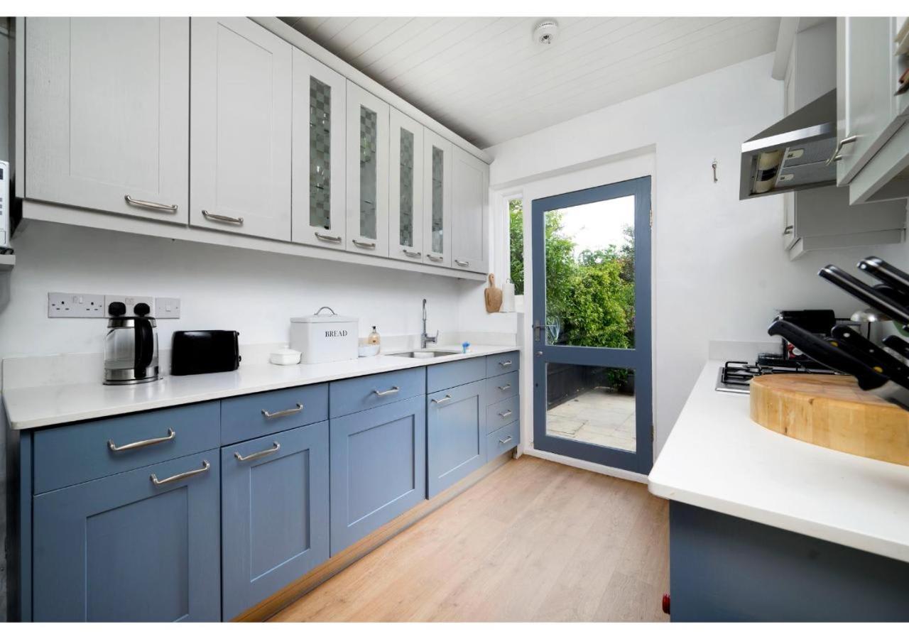 Ferienhaus 4br House Minutes From Transport & Attractions *