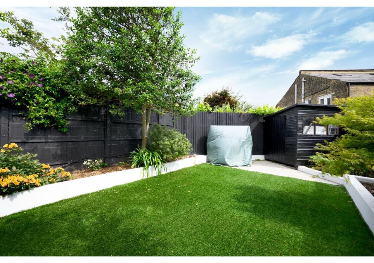 4br House Minutes From Transport & Attractions Ferienhaus London