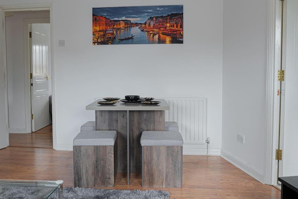 Apartment Stylish Waterfront London