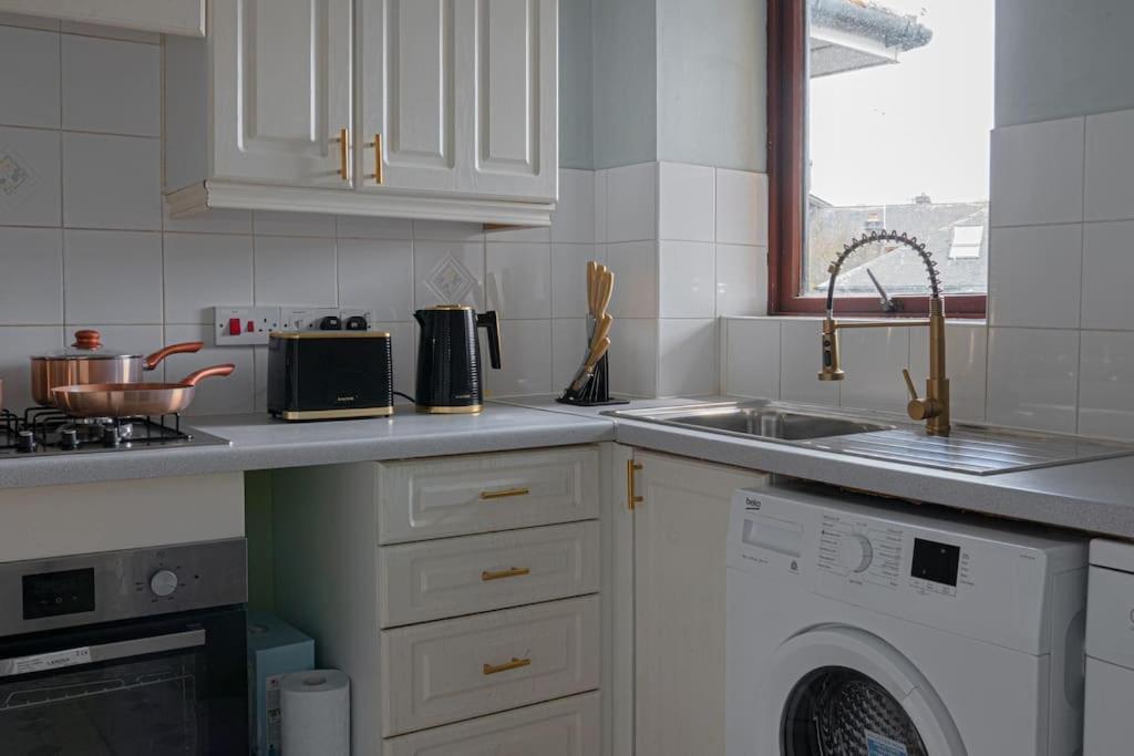 Apartment Stylish Waterfront London