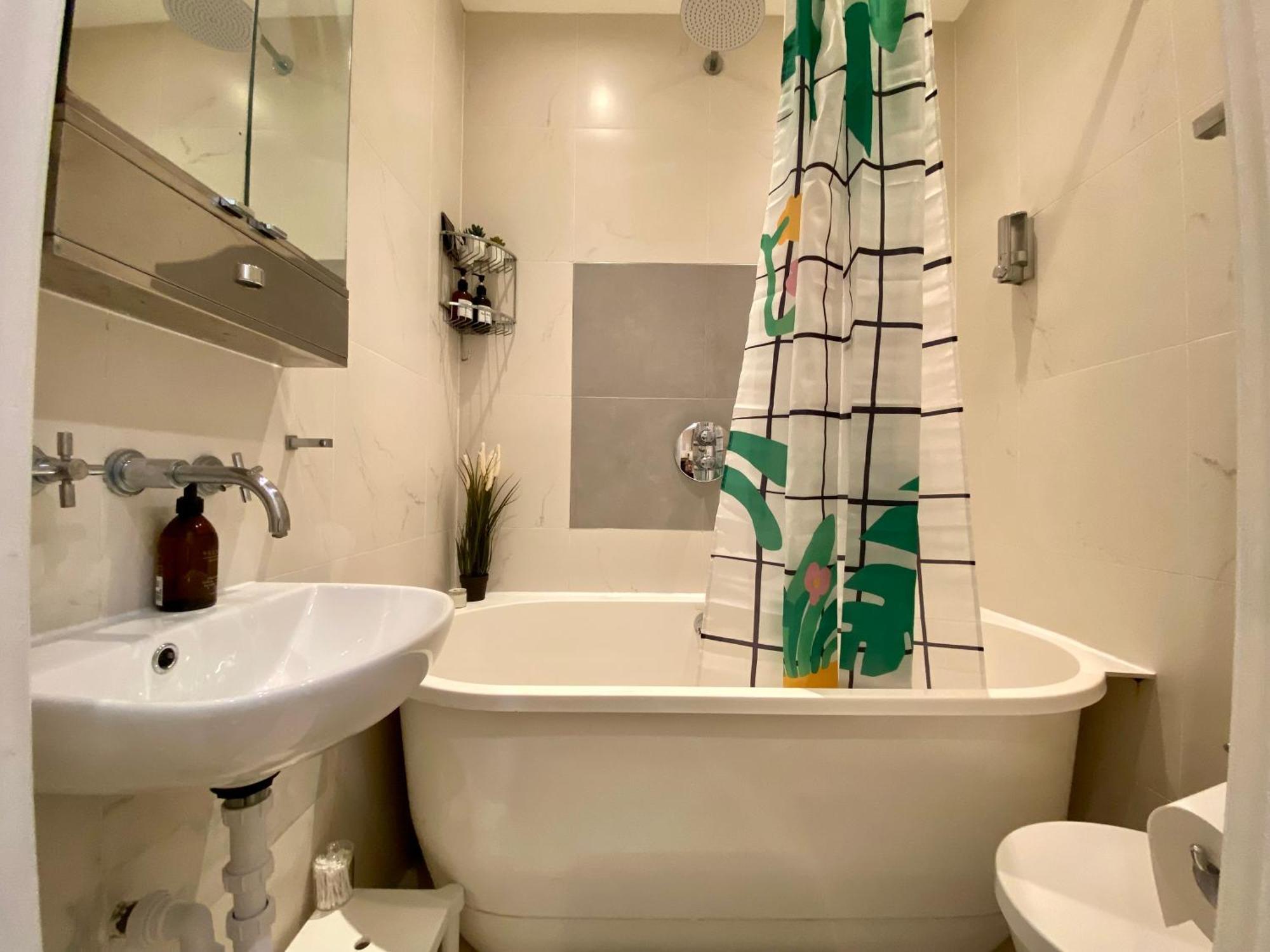 One-bed Flat In The Heart Of London, Bank Payment Required To The Host Up To 12h After You Have Made A Reservation Apartment London