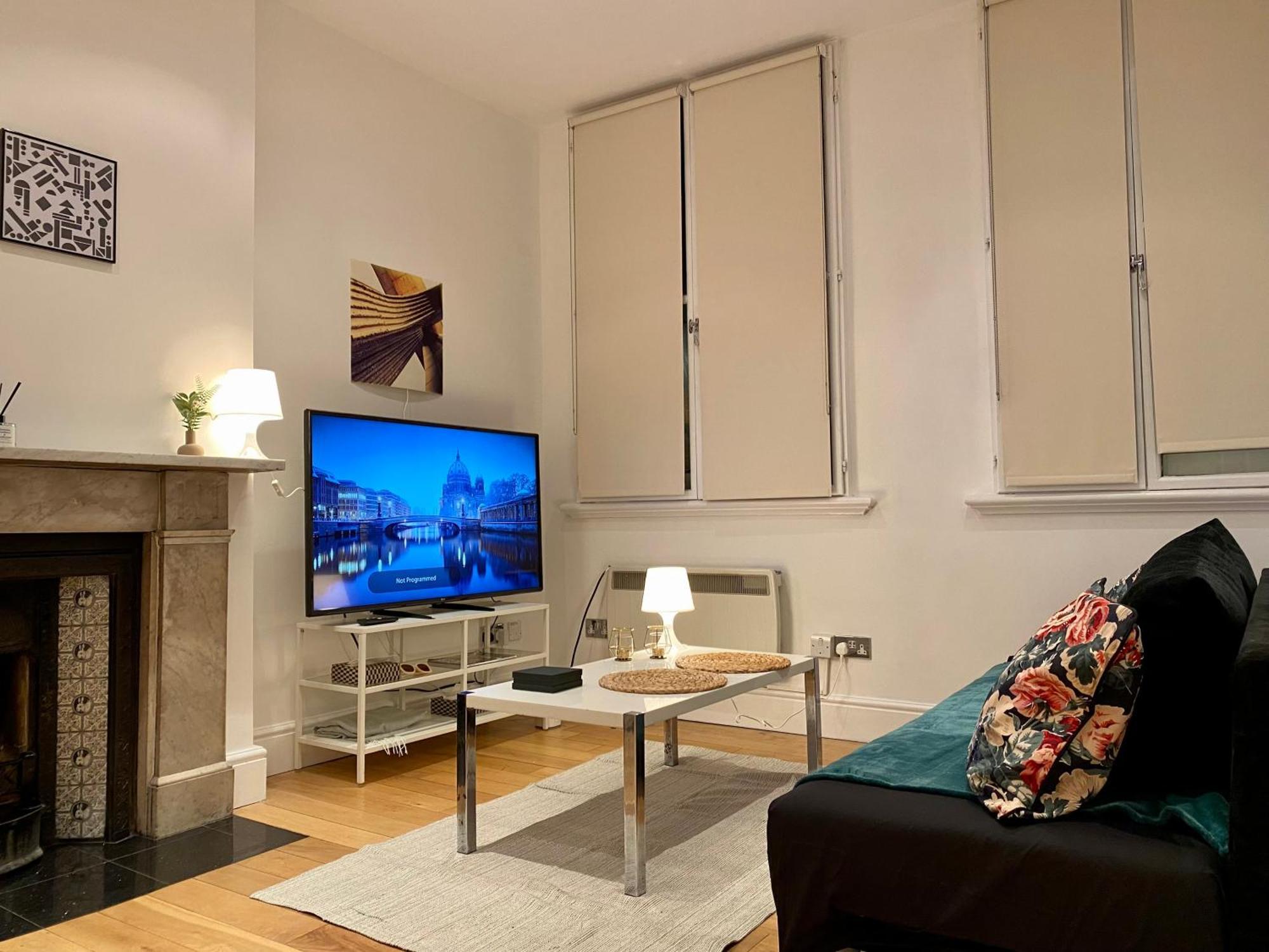 One-bed Flat In The Heart Of London, Bank Payment Required To The Host Up To 12h After You Have Made A Reservation *