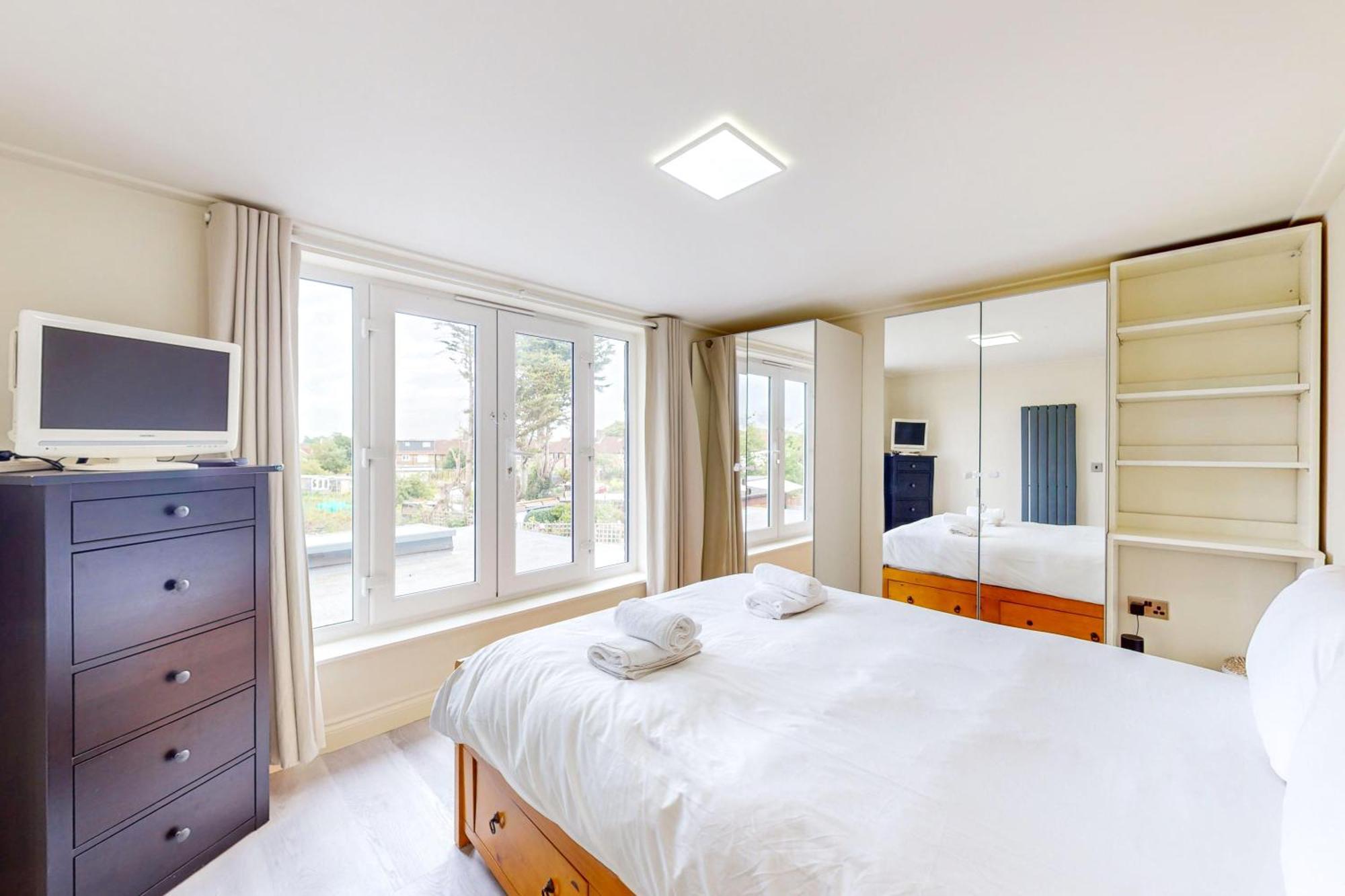 2bed With Free Parking & An Aircon - 40min To Centre Casa de férias Londres