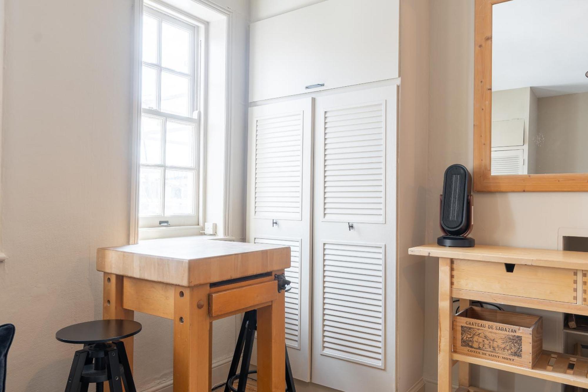 Capital Studio In Chelsea - 56dp Apartment *