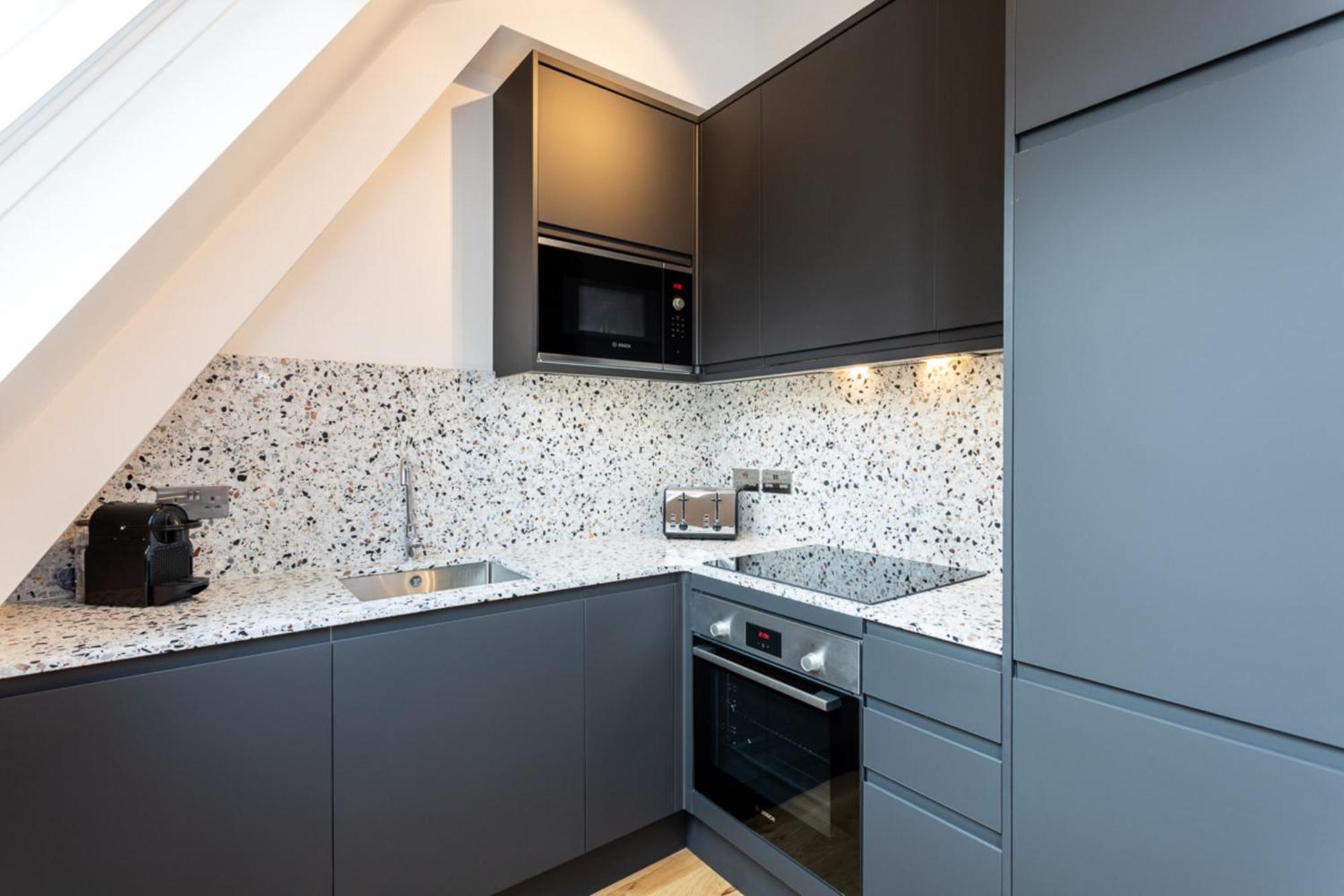Apartment Coleherne Road X *