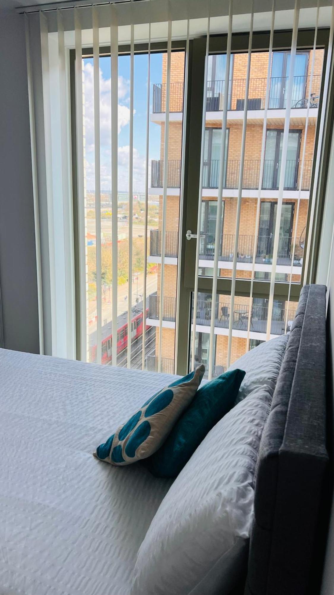 Lush Living - Double With Private Bathroom Homestay London