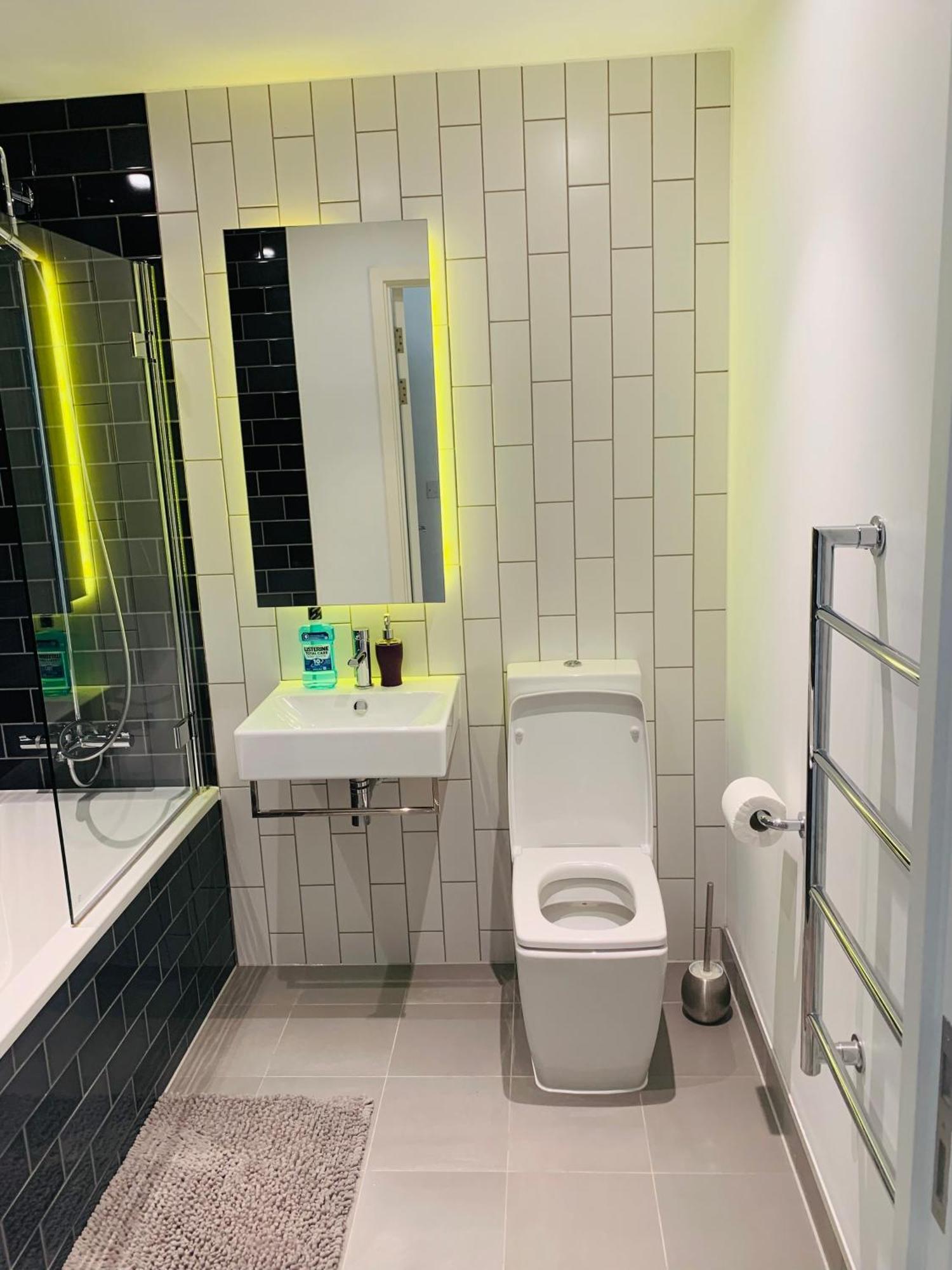 Lush Living - Double With Private Bathroom