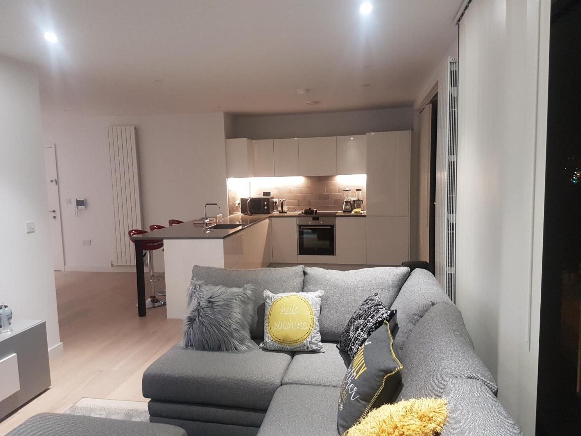 Homestay Lush Living - Double With Private Bathroom London