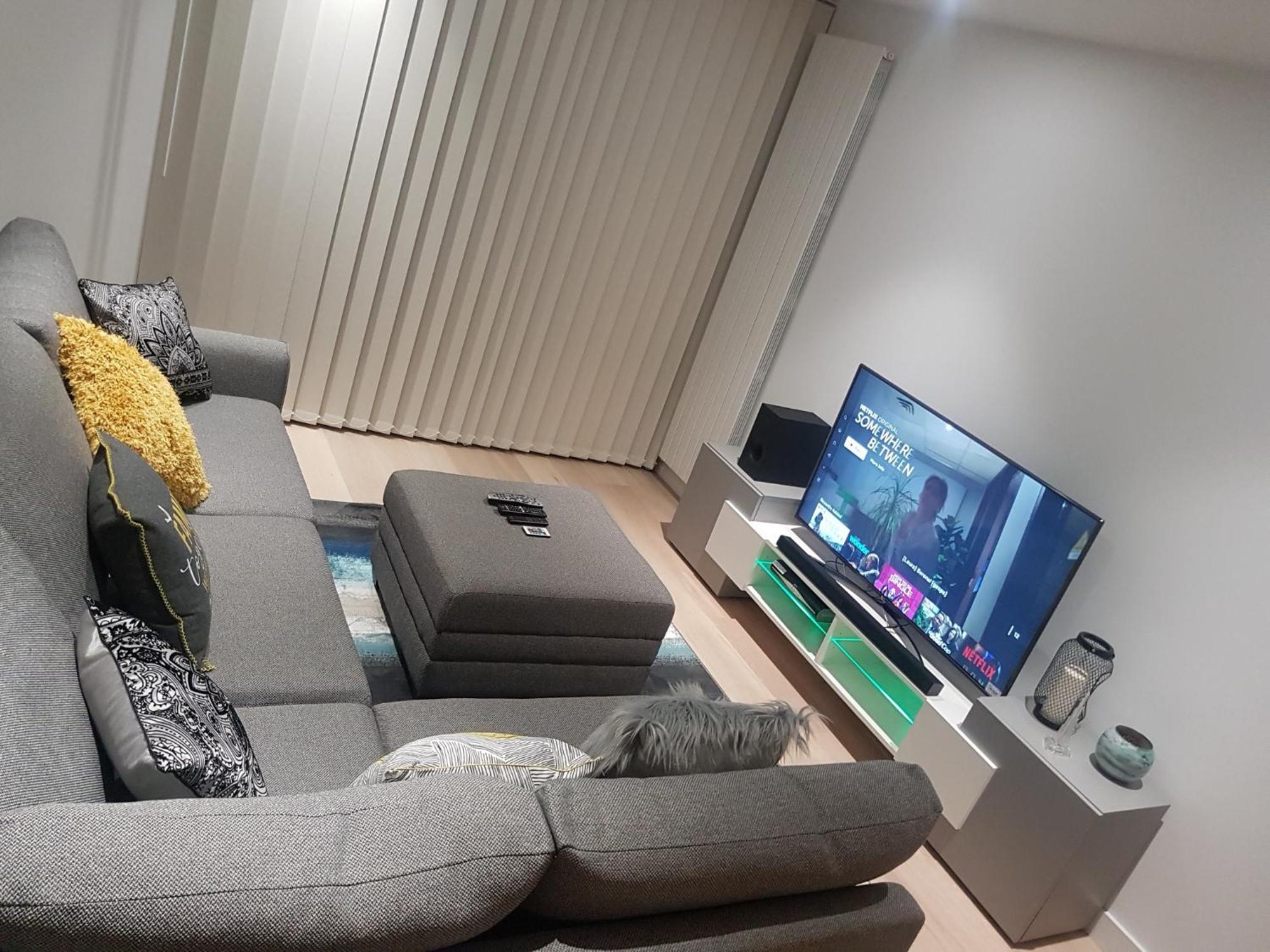 Lush Living - Double With Private Bathroom Homestay *