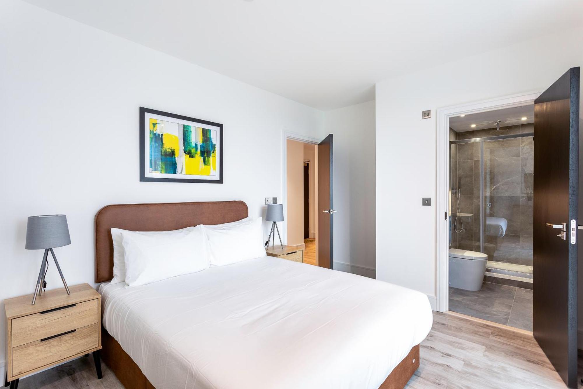 Icon Tower Apartment *